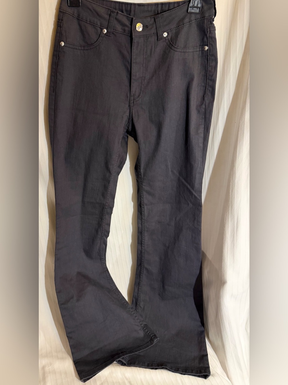 Black ultra high rise jeans H & M wide leg flare new condition women’s size 6
